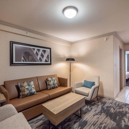 Sandman Hotel & Suites Winnipeg Airport מראה חיצוני תמונה