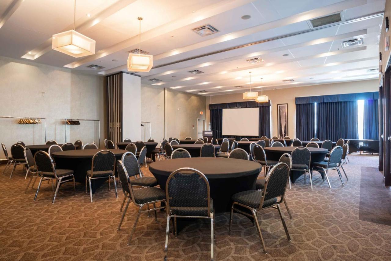 Sandman Hotel & Suites Winnipeg Airport מראה חיצוני תמונה