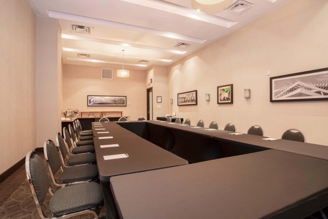 Sandman Hotel & Suites Winnipeg Airport מראה חיצוני תמונה