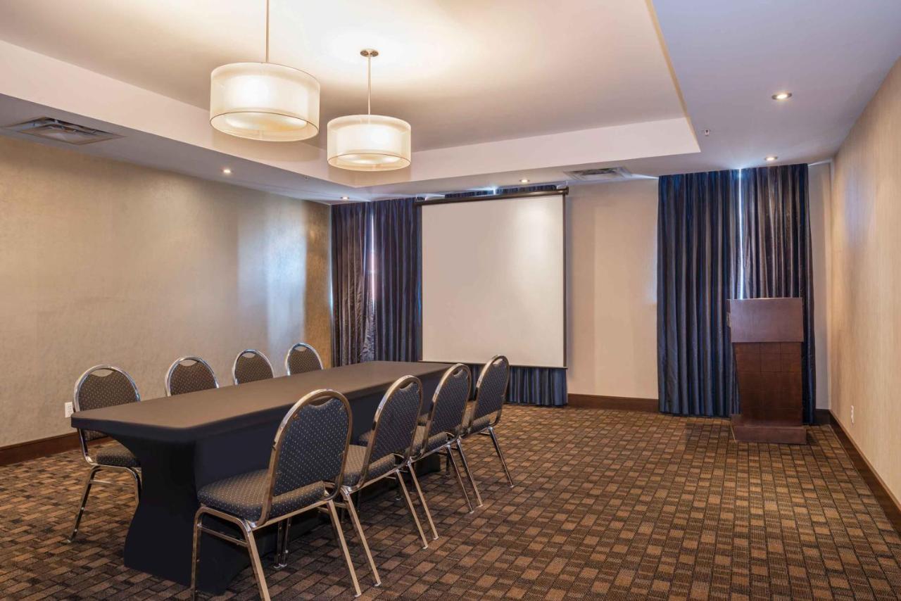 Sandman Hotel & Suites Winnipeg Airport מראה חיצוני תמונה