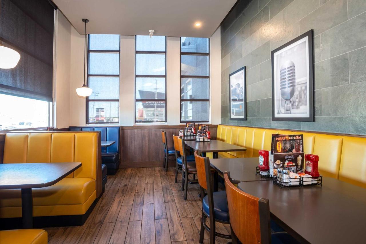 Sandman Hotel & Suites Winnipeg Airport מראה חיצוני תמונה