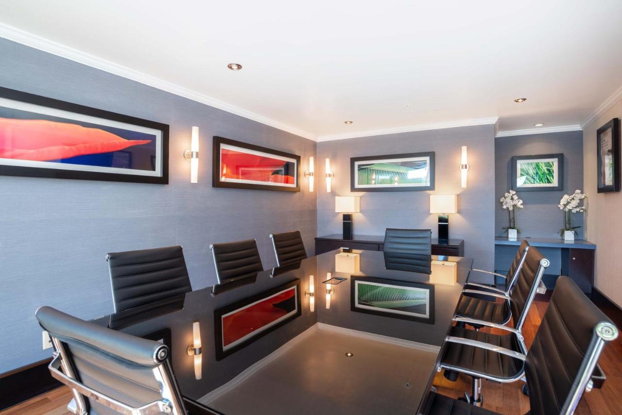 Sandman Hotel & Suites Winnipeg Airport מראה חיצוני תמונה