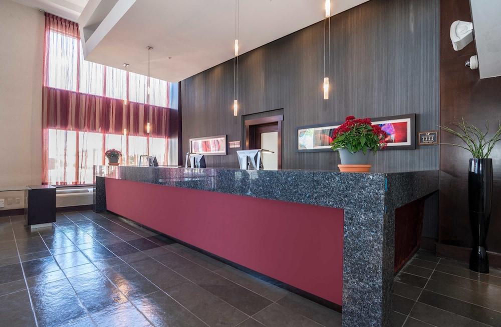 Sandman Hotel & Suites Winnipeg Airport מראה חיצוני תמונה