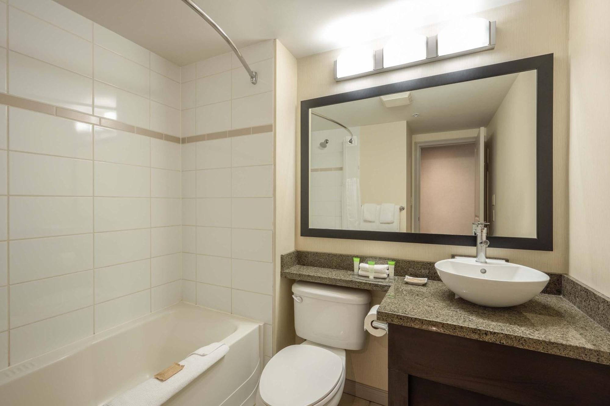 Sandman Hotel & Suites Winnipeg Airport מראה חיצוני תמונה