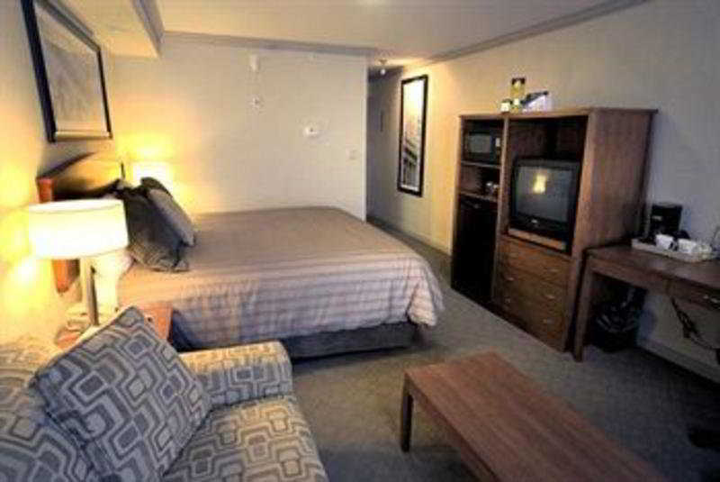 Sandman Hotel & Suites Winnipeg Airport מראה חיצוני תמונה